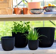 Pot boule Groove en matières recyclées H 12cm Noir