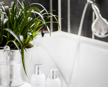 plantes artificielles salle de bain