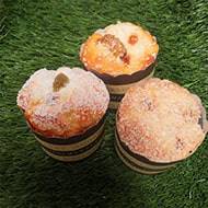 Muffins Maxi aliment factices x3 assortis Mousse PU décoration H8cm
